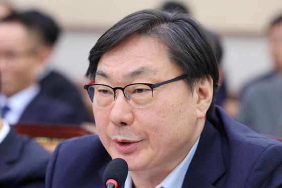 이화영 국참 둘째날…증인으로 나온 방용철과 변호인 날 선 설전