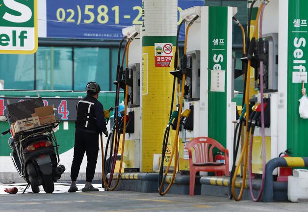 3차 최고가 엿새째 기름값 1원대 안팎 상승 보합…전국 휘발유 1997.56원