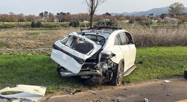 4명 사망 경주 하천둔치 추락 승용차…탑승자 모두 안전벨트 미착용