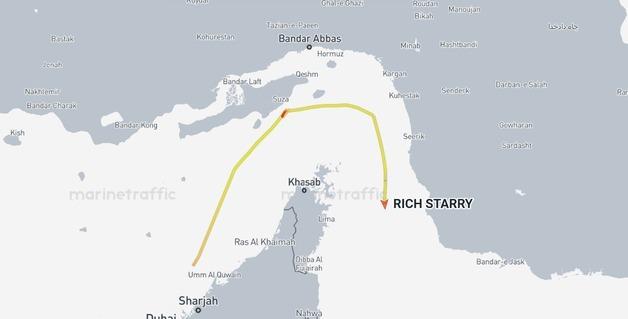 美 봉쇄 첫날, 호르무즈 해협 선박 오갔다…"韓 선박은 제자리"