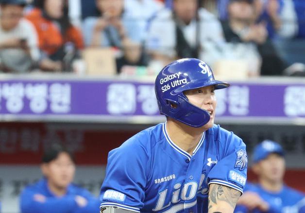 '우승후보' 삼성, 시즌 첫 선두 도약…'9연승 무산' LG, 2위로(종합)