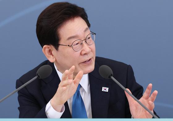 李 "규제 완화했다 생명·안전 위협하면 최악 대통령 기록될 수도"