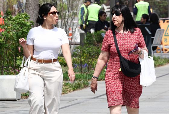 낮 최고 28도 초여름 날씨…일교차 20도 안팎(종합)