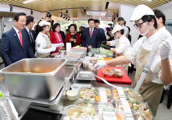 대구 남구, 시니어 일자리 인큐베이팅센터 '이룸채' 문 열어