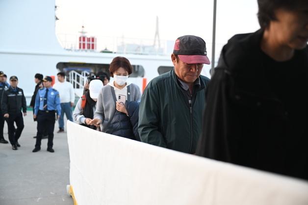 국조특위, '세월호 참사 12주기' 희생자·유족 추모…청문회 전 묵념