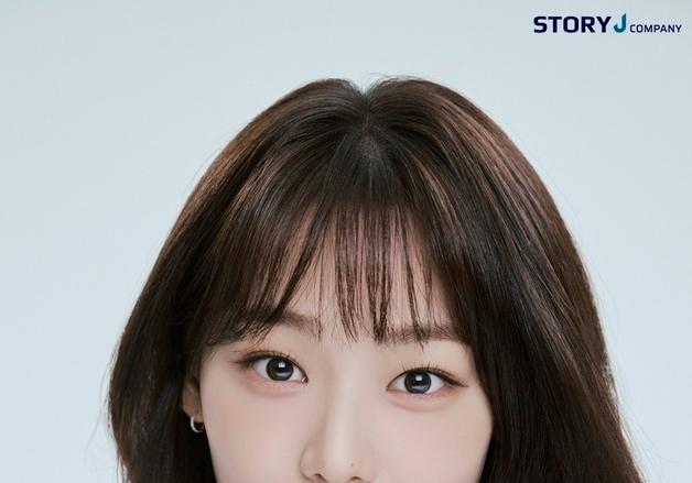 강미나, 이렇게 예뻤나…새 프로필서 물오른 청순 미모 [N컷] 