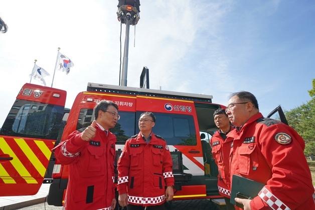 산림청 '고성능 산불현장 통신지휘 차량' 도입…입체적 통신 체계  