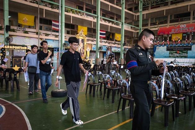 경기침체에 취업 힘들자…'자원입대' 눈 돌리는 태국 청년들