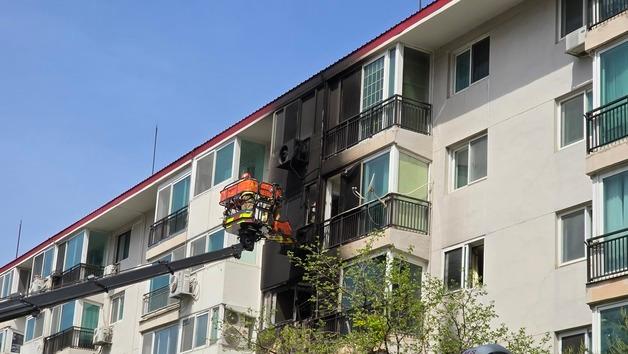 서울 양천구 목동 아파트 화재…주민 잠옷 바람 대피