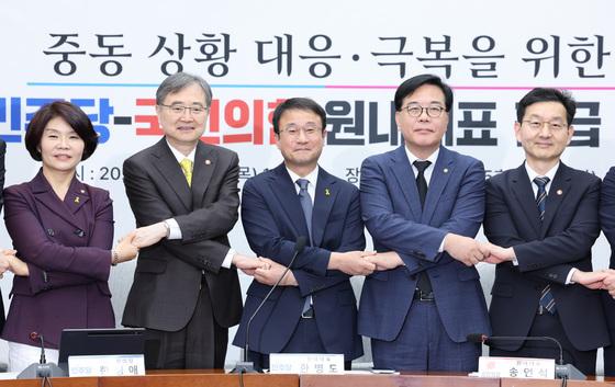 중동발 위기에 손 맞잡은 여야…與 "공동 대응" 野 "국익 협조"(종합)