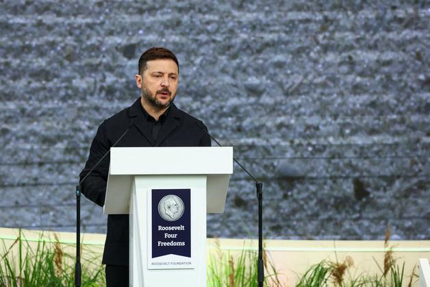 젤렌스키, 사우디 도착…"빈 살만 왕세자와 회담"