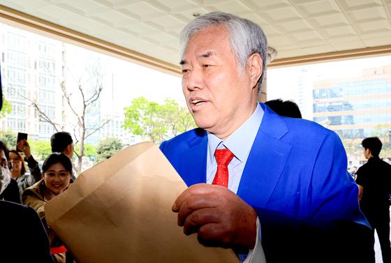 '보석석방' 전광훈, 또 집회 나와 "재판 무죄로 3000만원 받을 것"