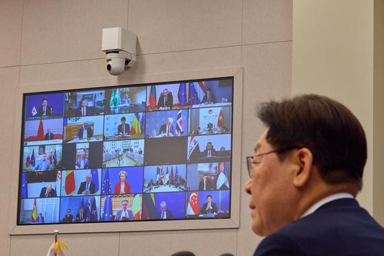 이재명 대통령,  '호르무즈 해협 자유항행' 정상회의 참석