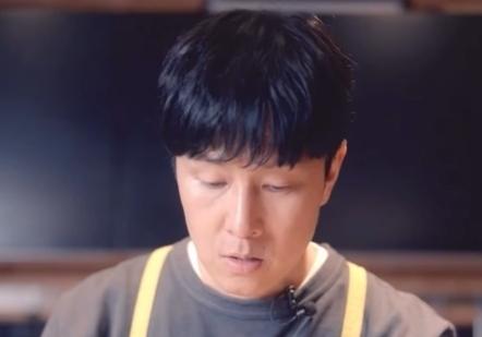 '성매매 합법화' 주장했던 김동완 "그때의 나, 쥐어 패고 싶다"…또 무슨 일?