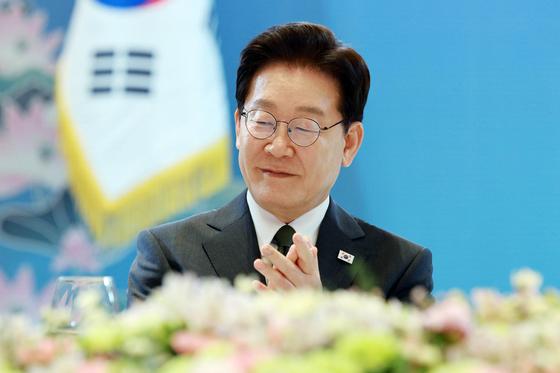 李대통령 지지율 65.5% 최고치 경신…"경제·에너지 성과" (종합)