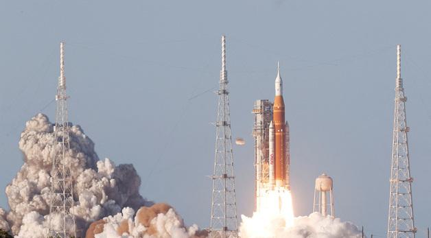 "커피와 파이, 샐러드까지"…달 가는 우주인, 189개 '우주 식단' 먹는다