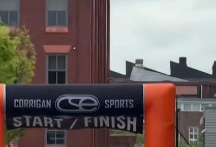 '2초의 방심'…美마라톤 결승선 앞 승리 자축하다 우승 놓쳐