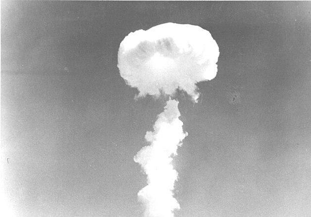 죽음의 빛, 네바다 사막 뒤흔들고 태양을 가리다