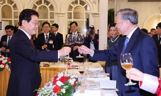 건배하는 한-베트남 정상