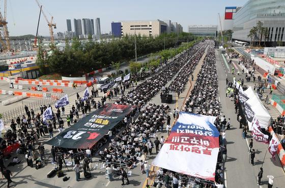 "성과급 더 달라"…삼성전자 노조, 이재용 회장 집 앞 집회 신고