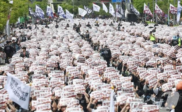 "글로벌 IT 공급망 재앙"…외신들도 삼성전자 파업 위기 경고