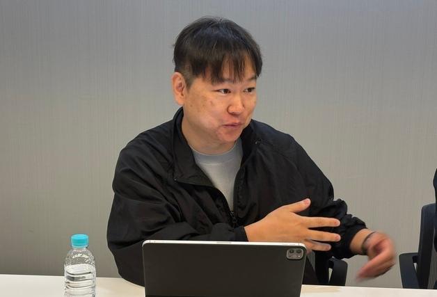 혼자서 '지우학' 그린 주동근 "스튜디오와 경쟁하려면 AI 필요"