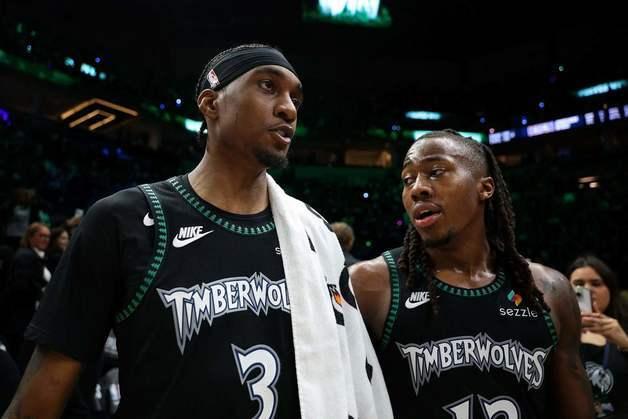 NBA 미네소타, 요키치 버틴 덴버 제압…PO 1라운드 2승1패 우위