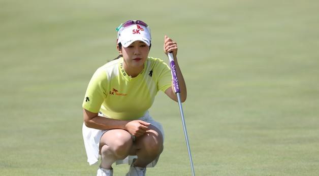 김재희, KLPGA 덕신 EPC 챔피언십 첫날 단독 선두…2년 만의 우승 도전