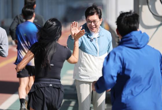 러너들 만난 정원오…캠프 대변인단엔 김동아·이주희·김규현 합류