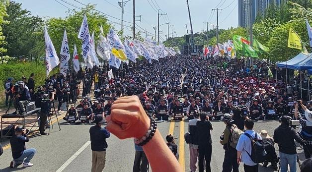 5000명 모인 화물연대 집회…사망 사고 규명·성실 교섭 촉구