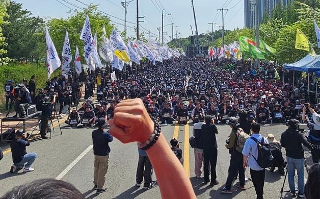5000명 모인 화물연대 집회…사망 사고 규명·성실 교섭 촉구