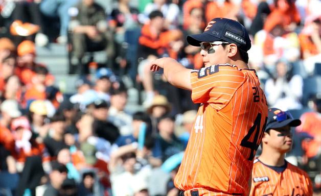 '2군' 김서현·정우주, 언제 복귀할까?…김경문 감독의 고민