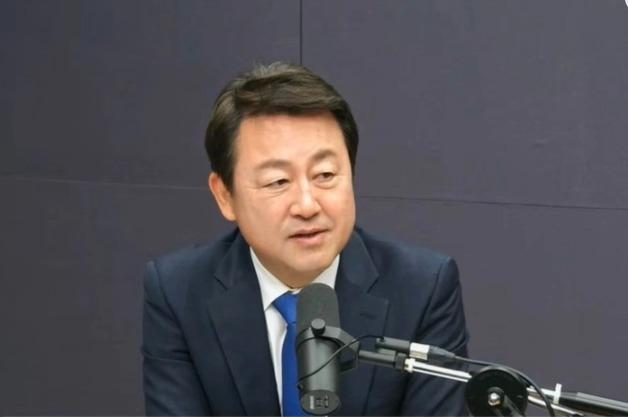 평택 단일화→김용남 "조국 이길 자신있지만 상황 보고" 박지원 "이길 수 있어도 해야"