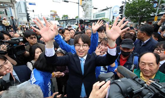 부산 구포시장 찾은 하정우 전 AI 수석