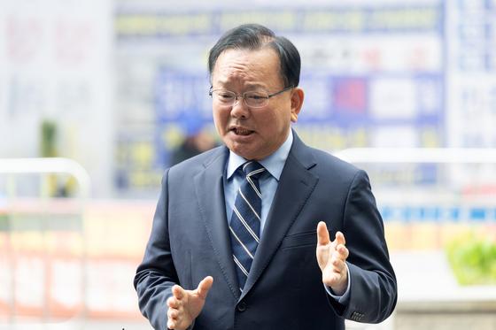 김부겸 "洪 '격려는 OK 만남은 NO' 하더라…몇년 뒤? 그런 잔계산하고 살지 않았다"