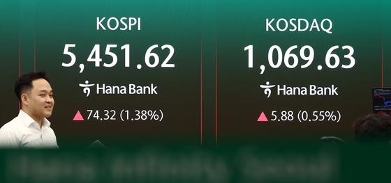 [뉴스1 PICK]코스피, 트럼프 협상 시한 연기에 '5400선 회복'