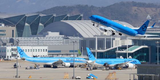 "美 왕복, 113만원 더 내세요"…동남아 18만원 유럽 45만원↑(종합)