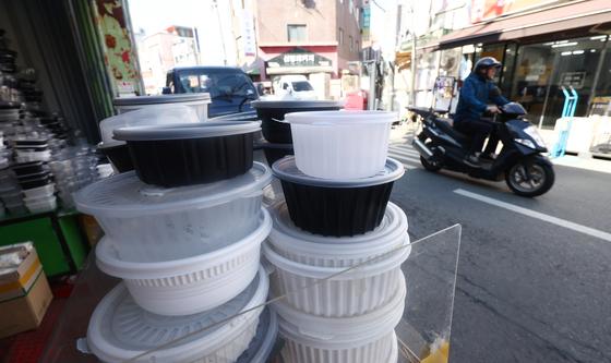 나프타 수급 불안에 타격 입은 플라스틱 포장 업체