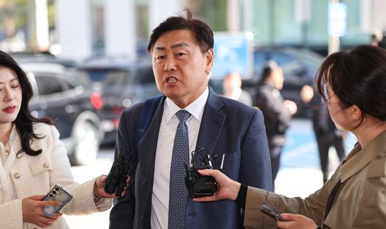 김관영 전북지사, 민주당 제명 효력정지 가처분 심문 출석