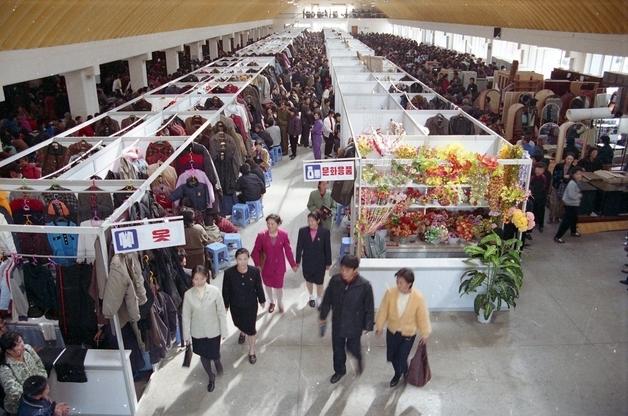북한의 종합시장, 축소인가 붕괴인가[정창현의 북한읽기]
