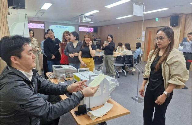 울산선관위, 다문화 가정 대상 지방선거 투표 교육 진행