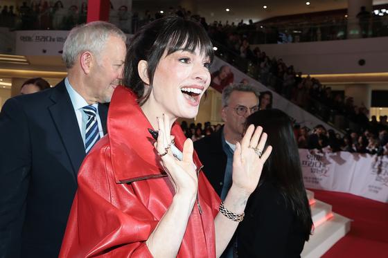 앤 해서웨이, 함박웃음