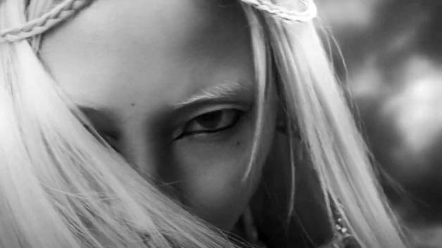  BTS '훌리건' 뮤비 속 금발 여성 정체는…톱모델 수주였다