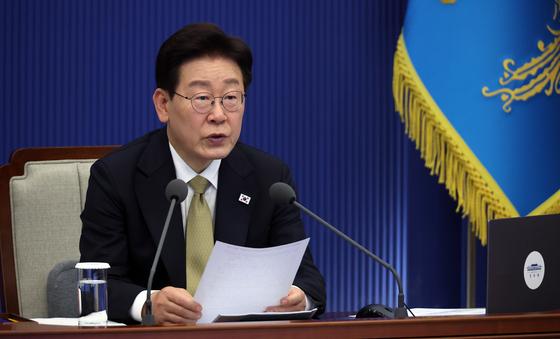 특검에 李대통령 재판 '공소취소권'…반대 44% 찬성 27%