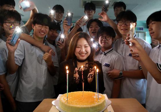 "힘든 1년 버티는 원동력"…마음으로 기념하는 스승의 날