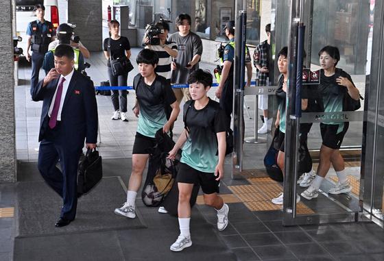 한국 온 北 내고향, 첫 훈련 '깜깜이'…19일 훈련만 '15분 공개'