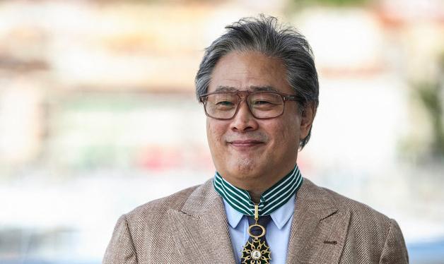 박찬욱 감독, 佛 문화예술공로훈장 최고등급 수훈