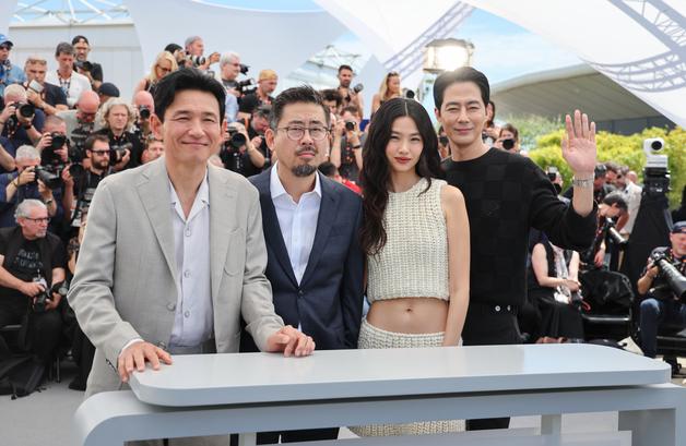 칸 포토콜 참석한 '호프' 주역들