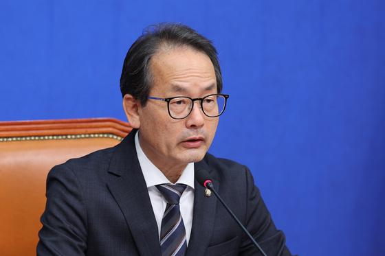與 "장동혁 정치쇼 관두라…선관위 개혁기구도 검토"