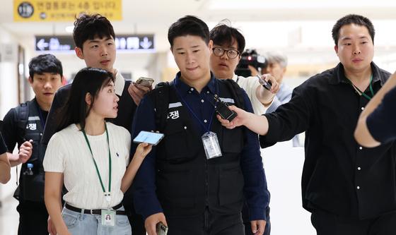 2차 사후조정 최종 회의 참석하는 삼성전자 노조위원장